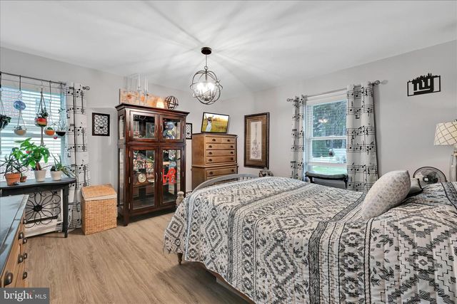 161 N LAUREL ST, Manheim, PA 17545