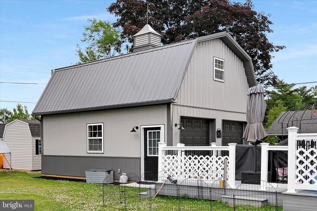 161 N LAUREL ST, Manheim, PA 17545