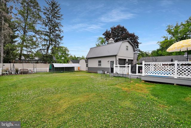 161 N LAUREL ST, Manheim, PA 17545