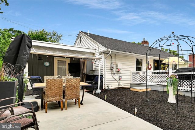 161 N LAUREL ST, Manheim, PA 17545
