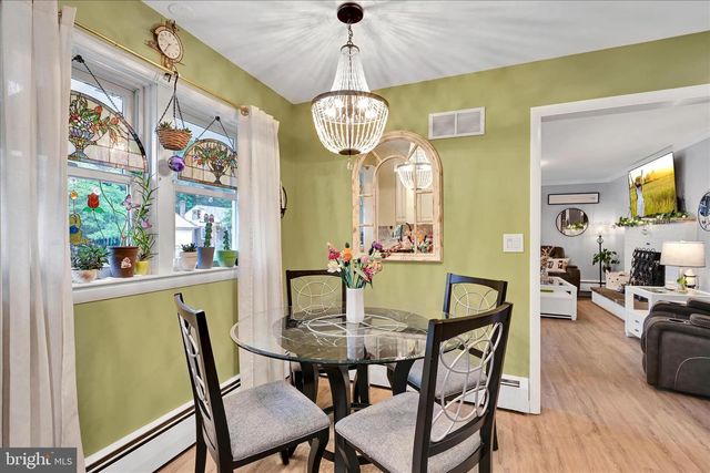 161 N LAUREL ST, Manheim, PA 17545