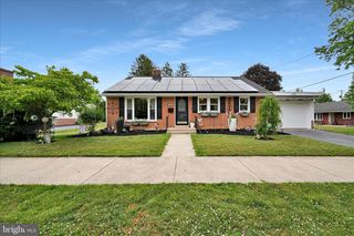 161 N LAUREL ST, Manheim, PA 17545