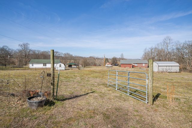 3420 Clear Creek Rd, Pulaski, TN 38478