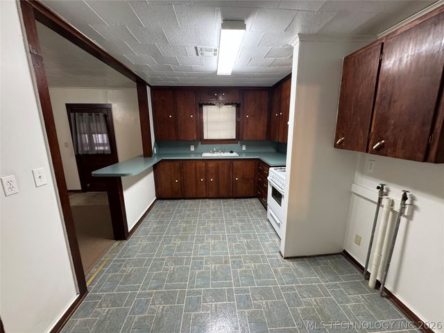 404 N Vine Avenue, Cleveland, OK 74020