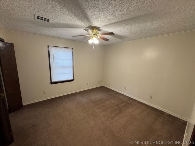 404 N Vine Avenue, Cleveland, OK 74020