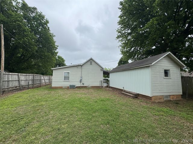 404 N Vine Avenue, Cleveland, OK 74020