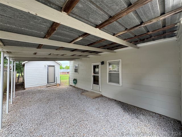 404 N Vine Avenue, Cleveland, OK 74020