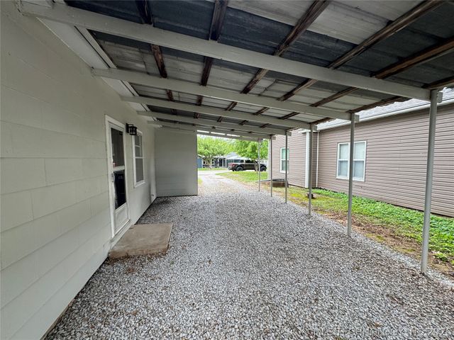 404 N Vine Avenue, Cleveland, OK 74020