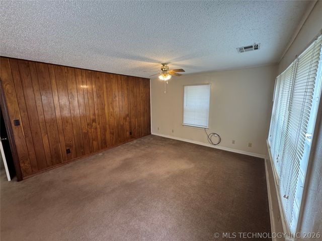 404 N Vine Avenue, Cleveland, OK 74020