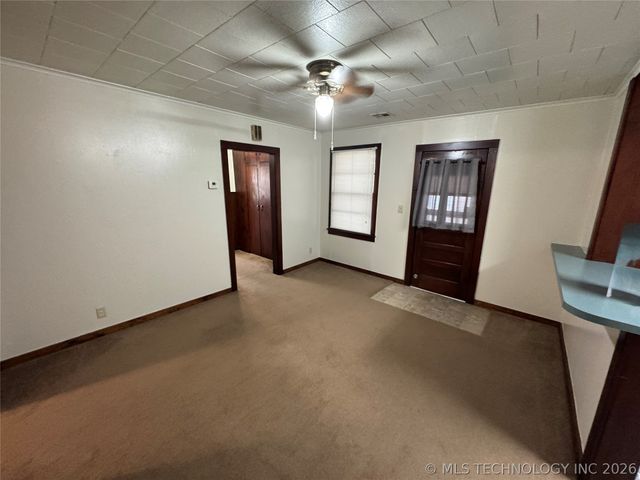 404 N Vine Avenue, Cleveland, OK 74020