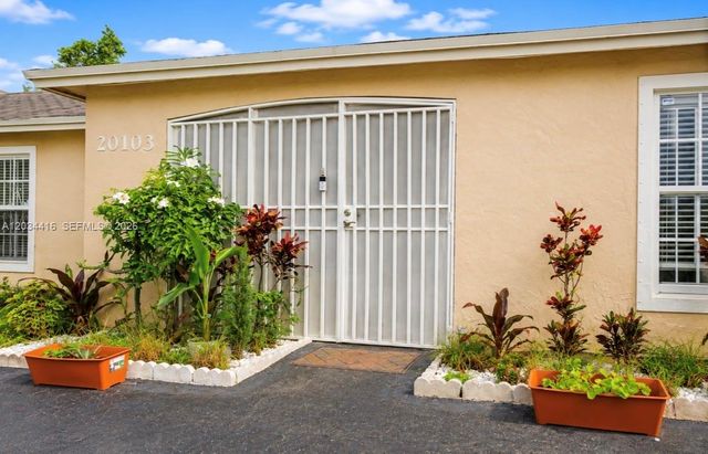 20103 NW 27th Cir, Miami Gardens, FL 33056