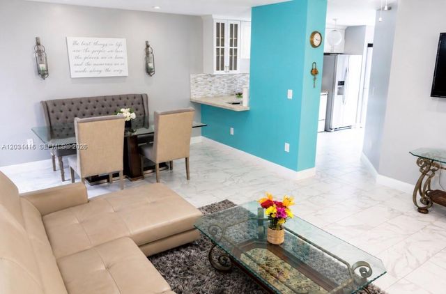 20103 NW 27th Cir, Miami Gardens, FL 33056