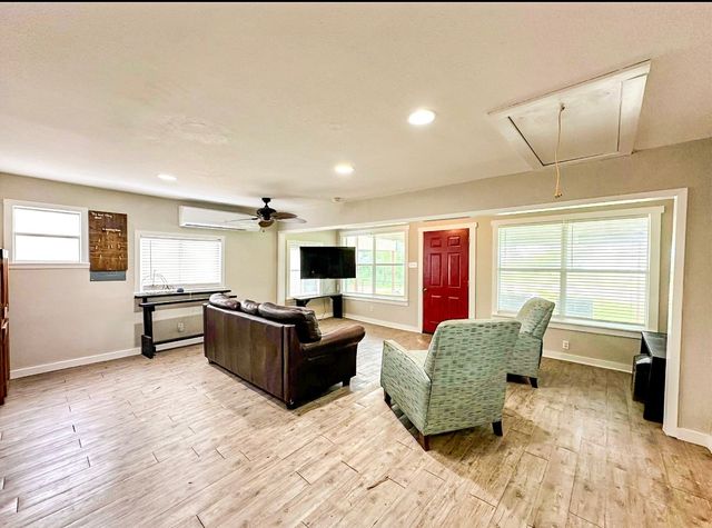 1141 Airport Road, Possum Kingdom Lake, TX 76449
