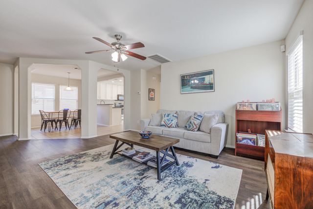 109 Hillhouse LN, Manchaca, TX 78652