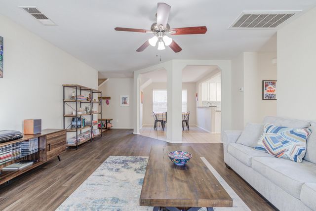 109 Hillhouse LN, Manchaca, TX 78652