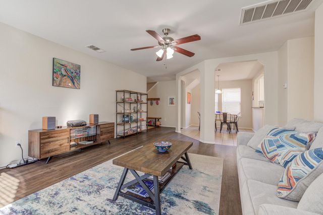 109 Hillhouse LN, Manchaca, TX 78652