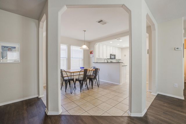 109 Hillhouse LN, Manchaca, TX 78652