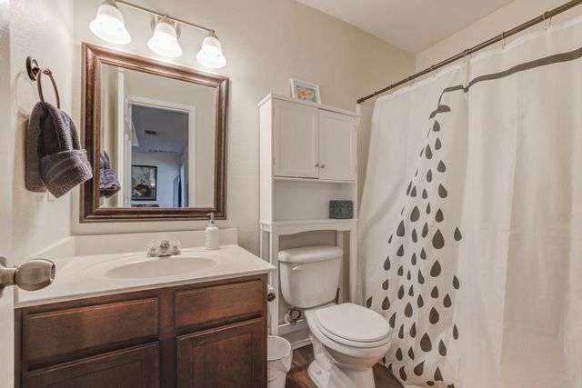 109 Hillhouse LN, Manchaca, TX 78652