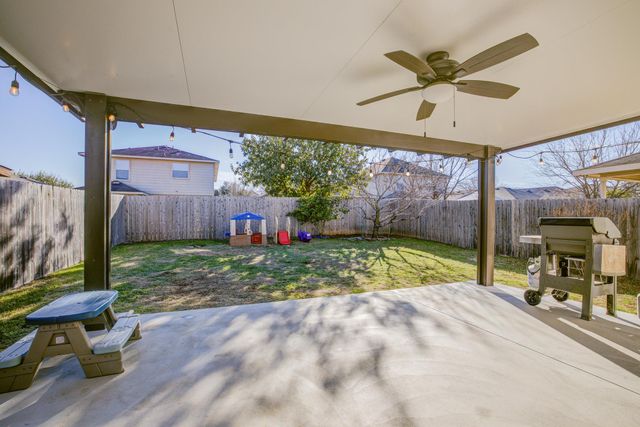 109 Hillhouse LN, Manchaca, TX 78652