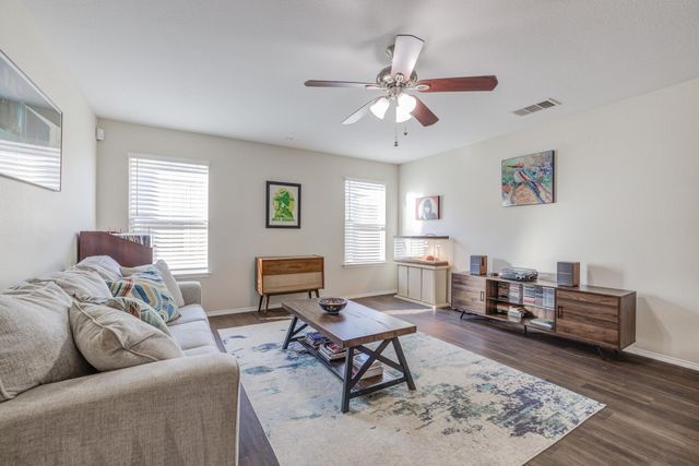 109 Hillhouse LN, Manchaca, TX 78652