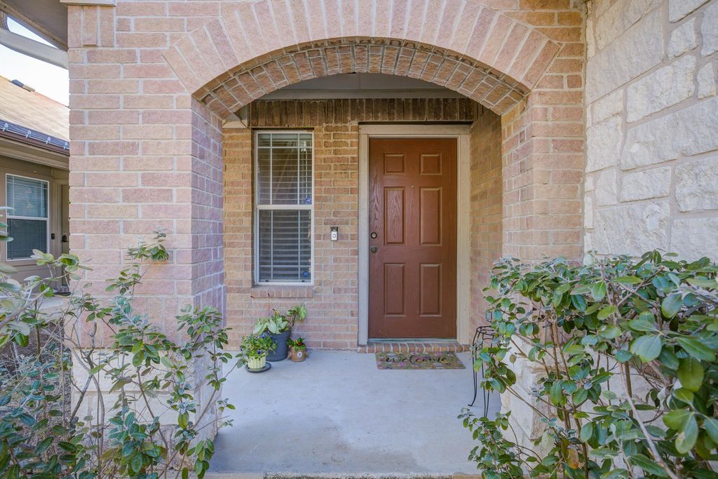 109 Hillhouse LN, Manchaca, TX 78652