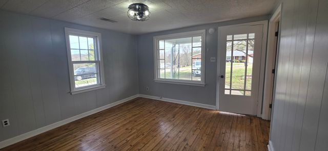 211 Garner School Road, Somerset, KY 42503