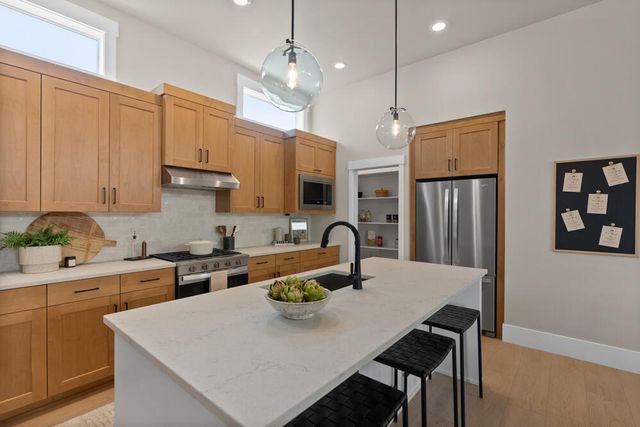 3156 NE Terra Place, Bend, OR 97701