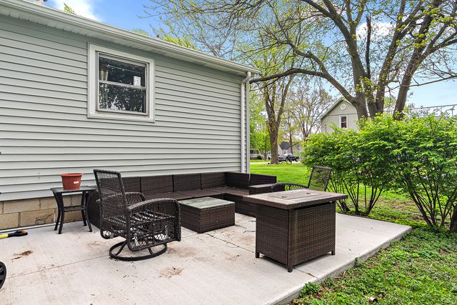 123 S Elm Street, Manteno, IL 60950