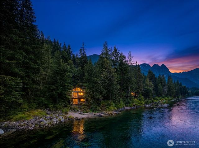 52607 S Riverside Road, Gold Bar, WA 98251