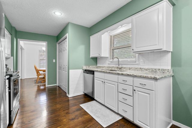 3320 S Graystone Avenue, Springfield, MO 65804