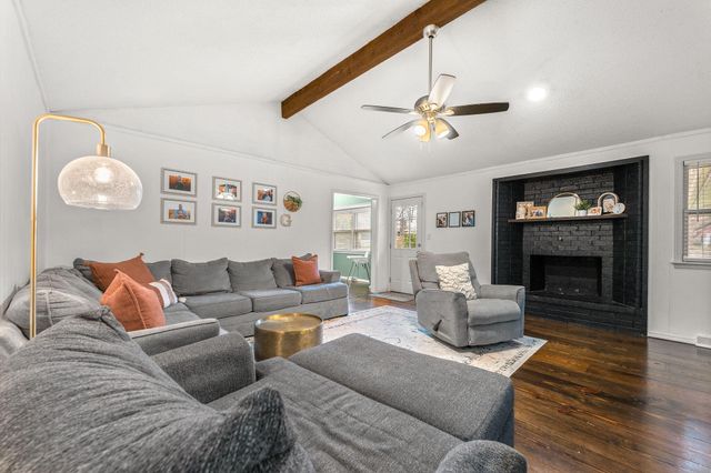 3320 S Graystone Avenue, Springfield, MO 65804