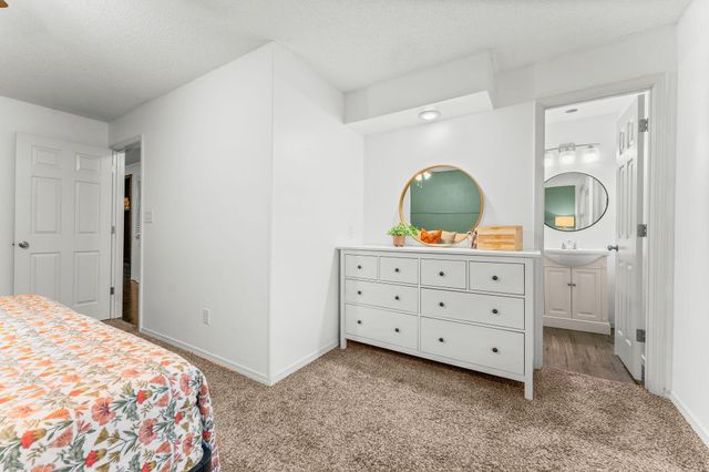 3320 S Graystone Avenue, Springfield, MO 65804