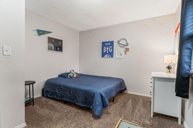 3320 S Graystone Avenue, Springfield, MO 65804