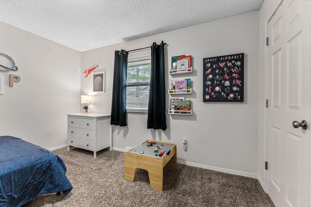 3320 S Graystone Avenue, Springfield, MO 65804