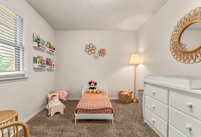 3320 S Graystone Avenue, Springfield, MO 65804