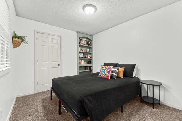 3320 S Graystone Avenue, Springfield, MO 65804