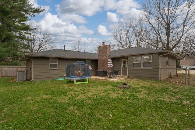 3320 S Graystone Avenue, Springfield, MO 65804