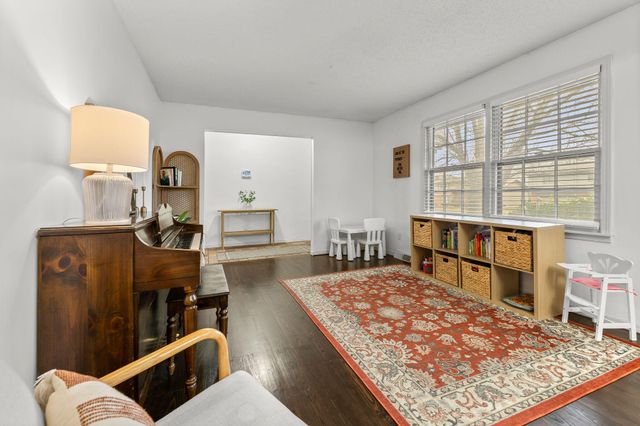 3320 S Graystone Avenue, Springfield, MO 65804