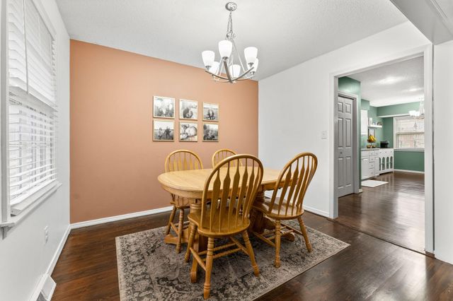 3320 S Graystone Avenue, Springfield, MO 65804