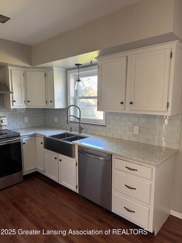 1632 Inverness Avenue, Lansing, MI 48915