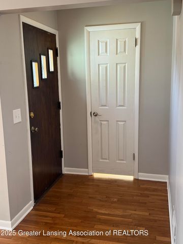 1632 Inverness Avenue, Lansing, MI 48915