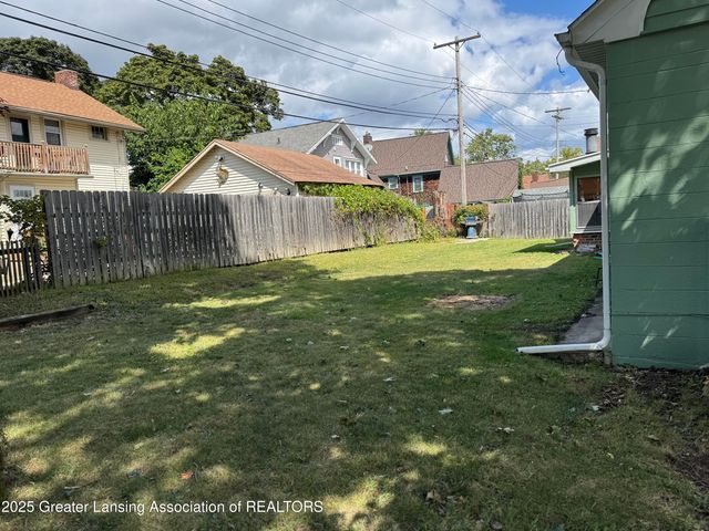 1632 Inverness Avenue, Lansing, MI 48915