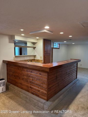 1632 Inverness Avenue, Lansing, MI 48915