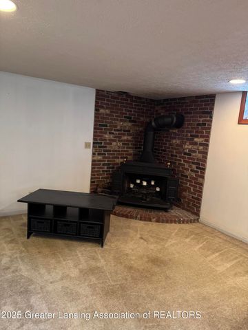 1632 Inverness Avenue, Lansing, MI 48915