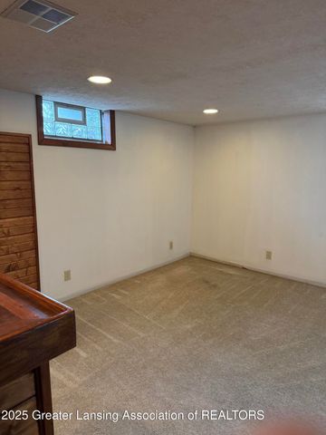 1632 Inverness Avenue, Lansing, MI 48915