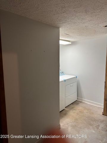 1632 Inverness Avenue, Lansing, MI 48915