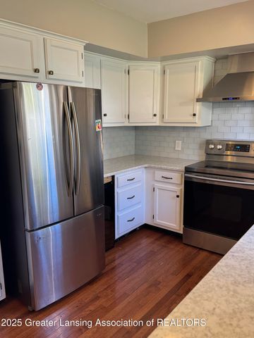 1632 Inverness Avenue, Lansing, MI 48915