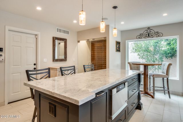 10675 E CINNABAR Avenue, Scottsdale, AZ 85258