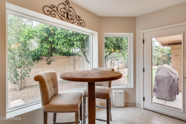 10675 E CINNABAR Avenue, Scottsdale, AZ 85258