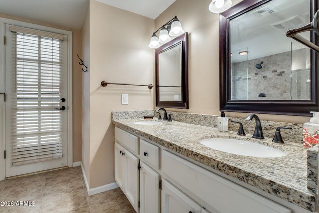 10675 E CINNABAR Avenue, Scottsdale, AZ 85258